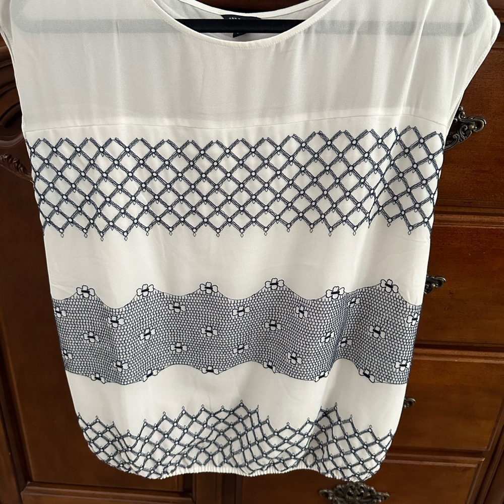 Ann Taylor Elegant women’s blouse. - Picture 2 of 8
